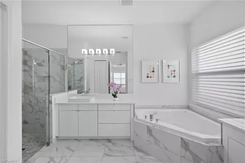 Bath - 4448 Aurora St, Naples, FL 34119 photo 2 of 7