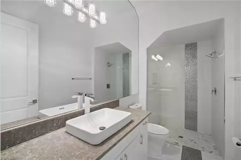 Bath - 4448 Aurora St, Naples, FL 34119 photo 4 of 7