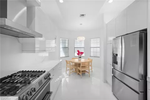 Kitchen - 4448 Aurora St, Naples, FL 34119 photo 6 of 8