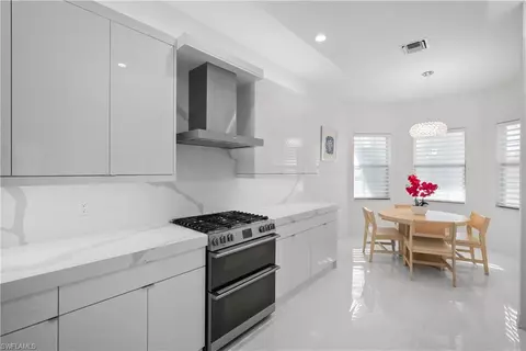 Kitchen - 4448 Aurora St, Naples, FL 34119 photo 5 of 8