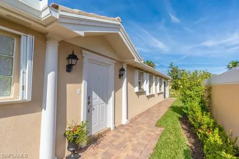 7949 Umberto Ct, Naples, FL 34114
