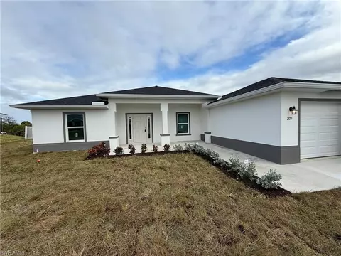 2109 NE 5th Pl, Cape Coral, FL 33909