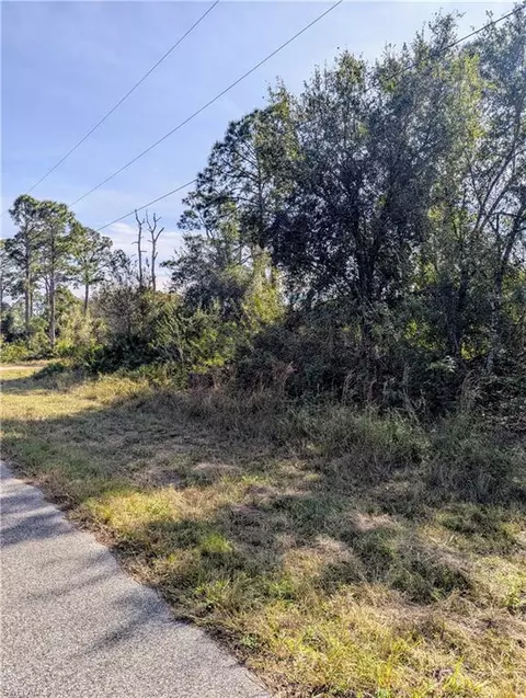 1122 Cove St E, Lehigh Acres, FL 33974 photo 4