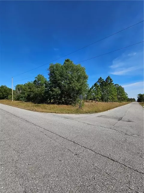 3301 E 11th St, Lehigh Acres, FL 33972