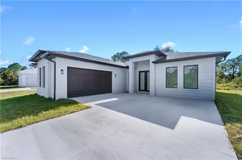 3900 E 5th St, Lehigh Acres, FL 33972