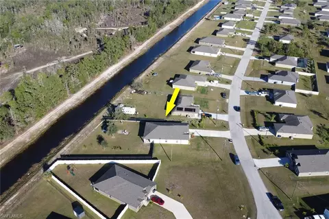 860 Youngreen Dr, Fort Myers, FL 33913