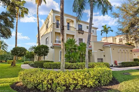 2647 Bolero Dr #13-03, Naples, FL 34109