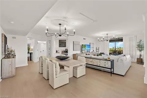 8720 Bay Colony Dr #404, Naples, FL 34108