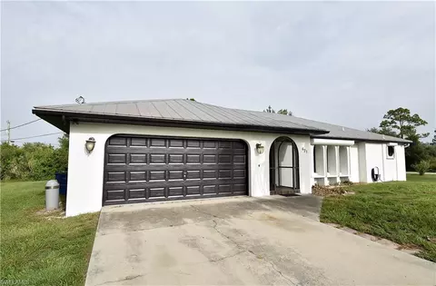 621 Lake Ave, Lehigh Acres, FL 33972