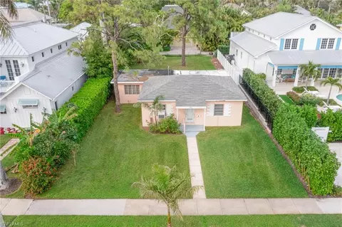 343 1st Ave S, Naples, FL 34102