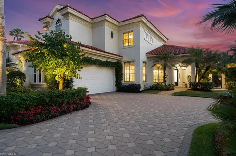 8723 La Palma Ln, Naples, FL 34108