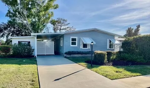 225 Belle Isle Cir, Naples, FL 34112