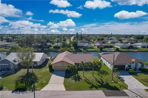 2018 SE 6th Ln, Cape Coral, FL 33990