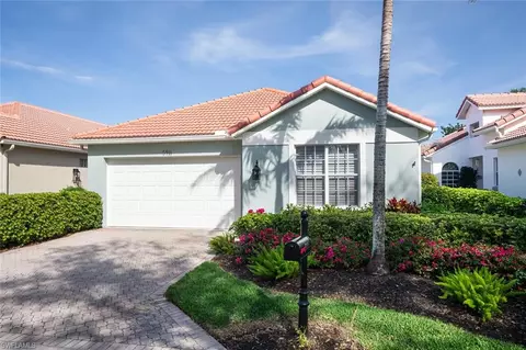 5911 Livermore Ln, Naples, FL 34119