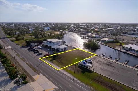 2891 Oleander St, Saint James City, FL 33956
