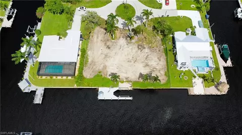 5360 Malaluka Ct, Cape Coral, FL 33904