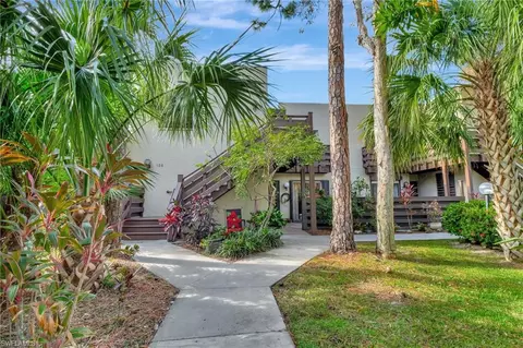 106 Pinebrook Dr, Fort Myers, FL 33907