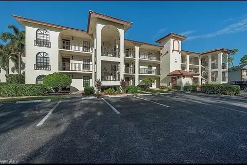 605 Augusta Blvd #605-4, Naples, FL 34113