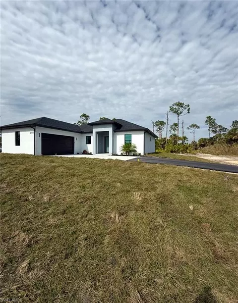 2777 38th Ave SE, Naples, FL 34117