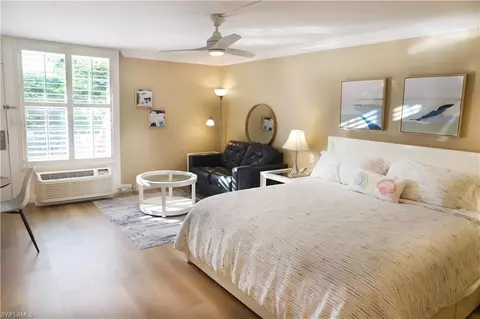 2555 Tamiami Trl N #201, Naples, FL 34103