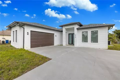3216 43rd St SW, Lehigh Acres, FL 33976