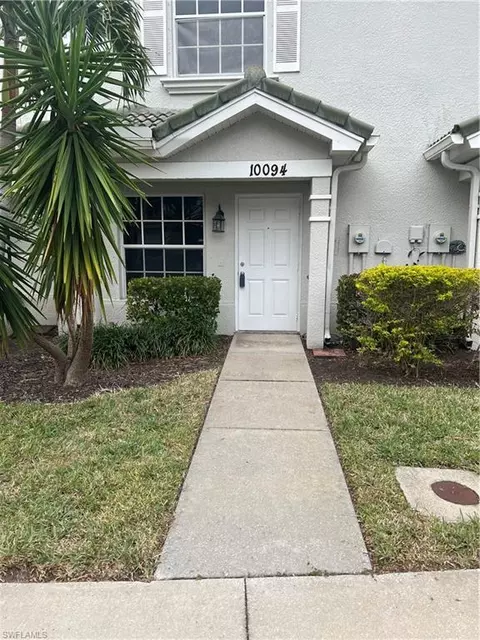 10094 Poppy Hill Dr, Fort Myers, FL 33966
