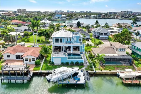 192 Tahiti Cir, Naples, FL 34113