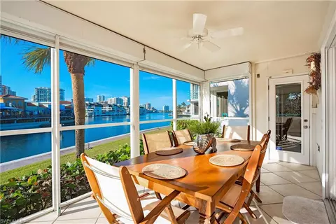 205 Park Shore Dr #4-415, Naples, FL 34103