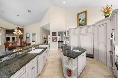 2832 Silverleaf Ln, Naples, FL 34105 photo 16