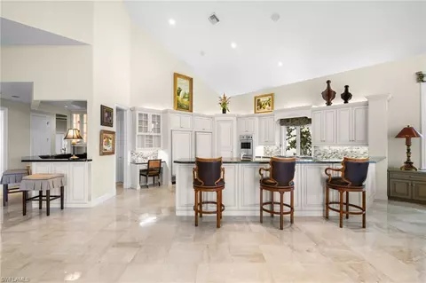 2832 Silverleaf Ln, Naples, FL 34105 photo 11