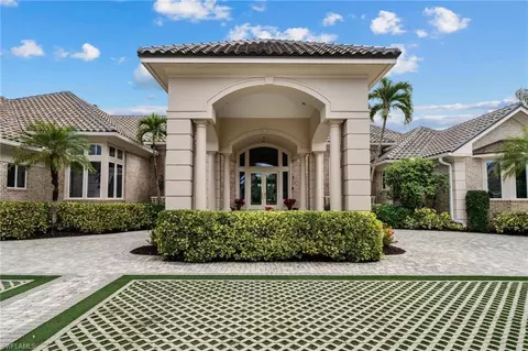 2832 Silverleaf Ln, Naples, FL 34105 photo 2