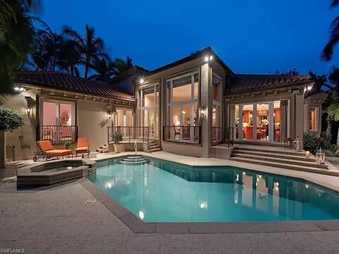 2070 Gordon Dr, Naples, FL 34102