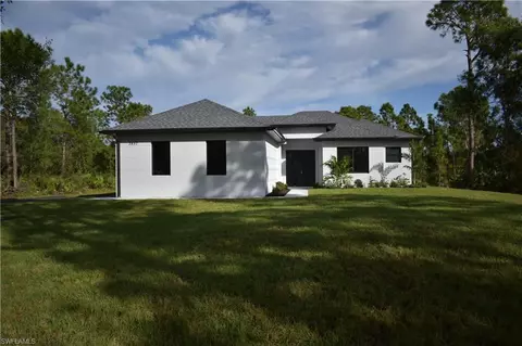 3709 64th Ave NE, Naples, FL 34120