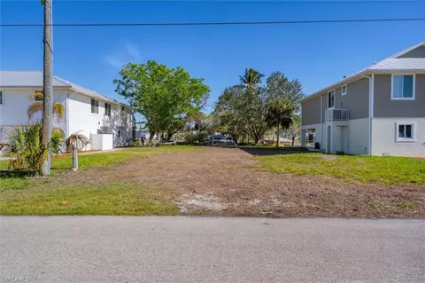 24538 Redfish St, Bonita Springs, FL 34134