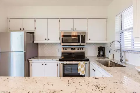 1045 Granada Blvd, Naples, FL 34103 photo 8