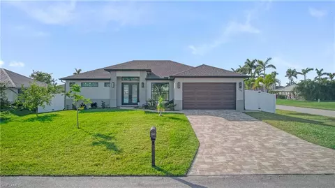 2428 Miracle Pkwy, Cape Coral, FL 33914