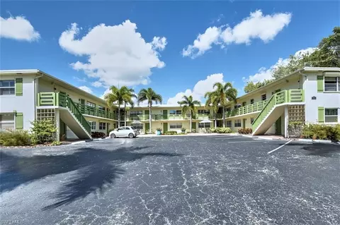 Exterior - 975 9th Ave S #5, Naples, FL 34102 photo 3 of 9