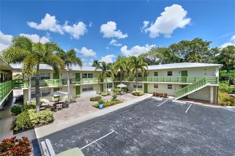 Exterior - 975 9th Ave S #5, Naples, FL 34102 photo 5 of 9