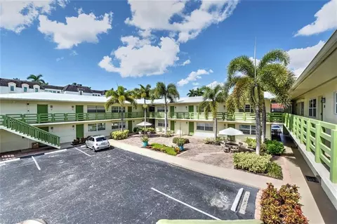 Exterior - 975 9th Ave S #5, Naples, FL 34102 photo 4 of 9