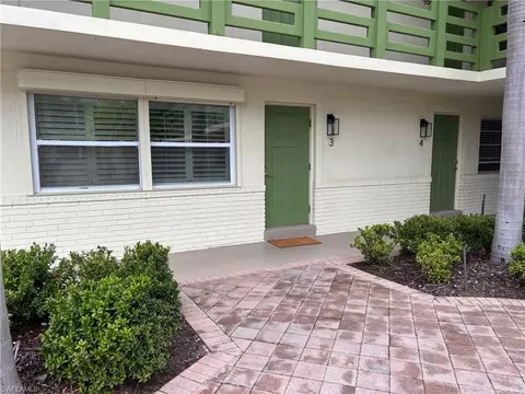 Exterior - 975 9th Ave S #5, Naples, FL 34102 photo 7 of 9