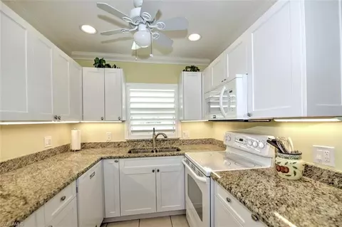 486 Broad Ave S #H486, Naples, FL 34102