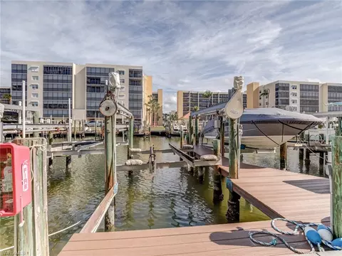 4521 Bay Beach Ln #326, Fort Myers Beach, FL 33931