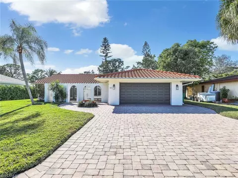 60 9th St, Bonita Springs, FL 34134