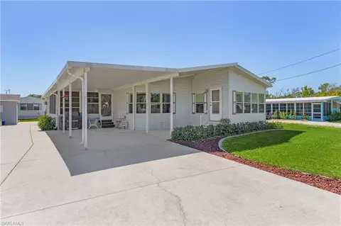 5941 Wisconsin St, Bokeelia, FL 33922