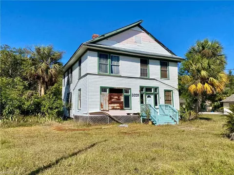3221 Edgewood Ave, Fort Myers, FL 33916