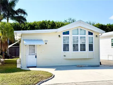 109 Cheetah Dr, Naples, FL 34114