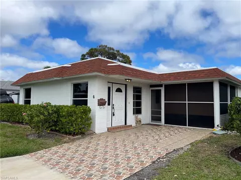 6 Hackney Ln #A26, Naples, FL 34112