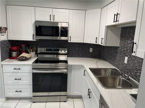 Kitchen - 6 Hackney Ln #A26, Naples, FL 34112 photo 2 of 5