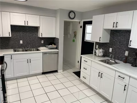Kitchen - 6 Hackney Ln #A26, Naples, FL 34112 photo 5 of 5