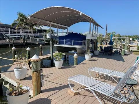 11580 Dogwood Ln, Fort Myers Beach, FL 33931